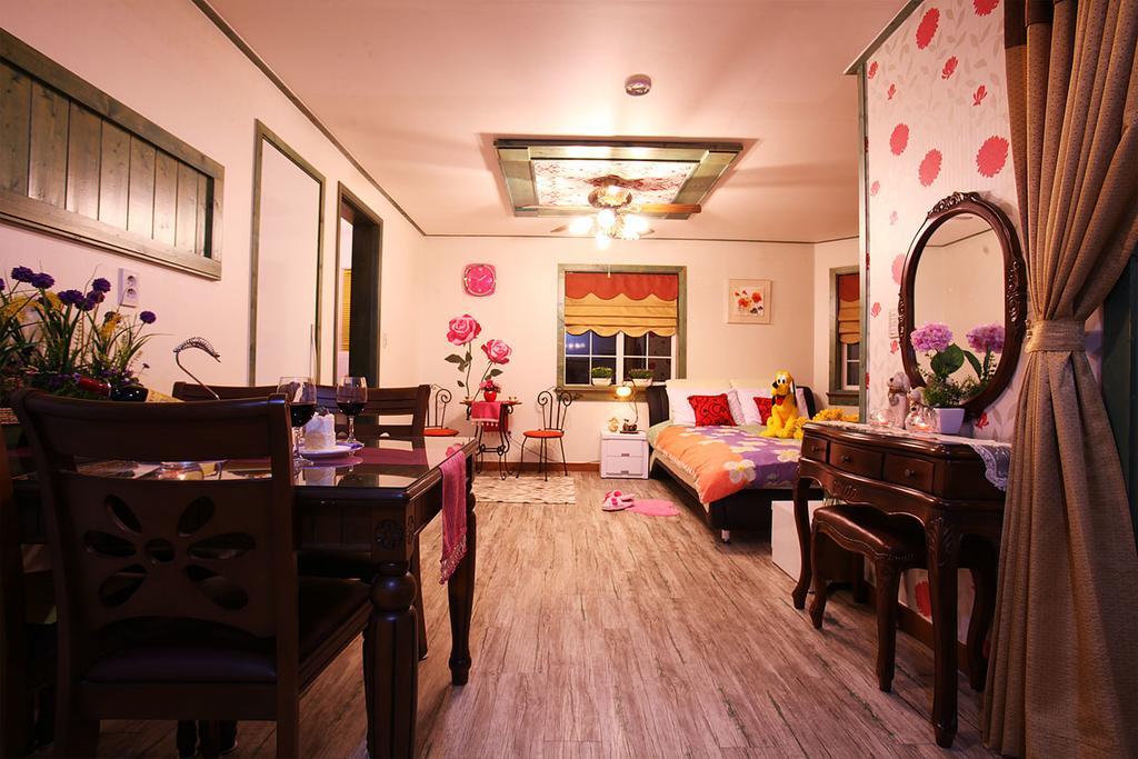 Muju Iris Pension Luaran gambar