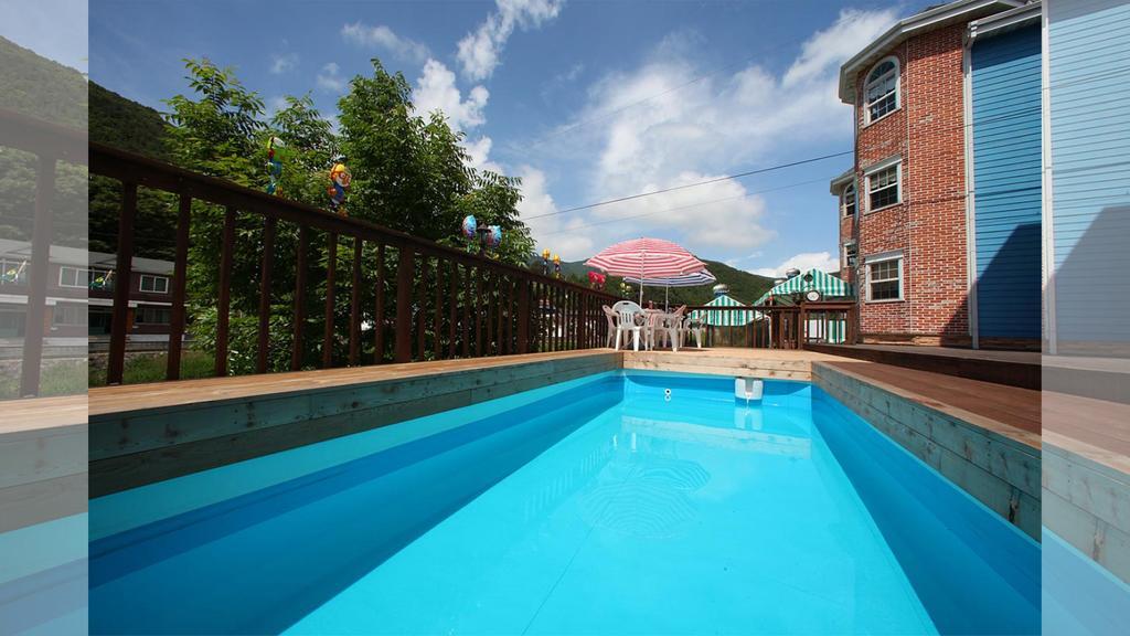 Muju Iris Pension Luaran gambar